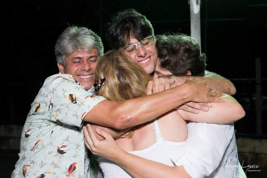 Abraço em família da Progus